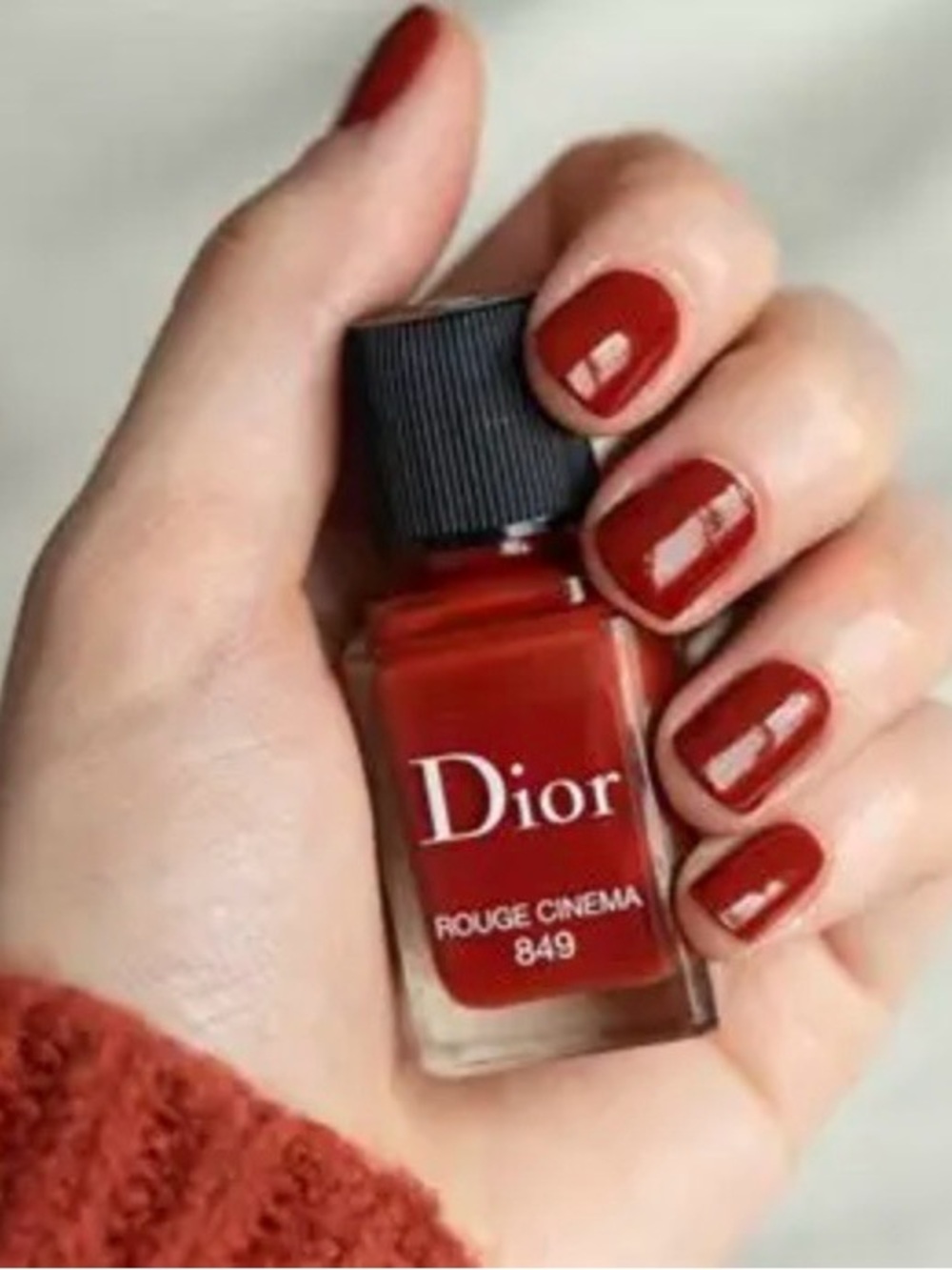 Dior Nail Lacquer in 849 Rouge Cinema
